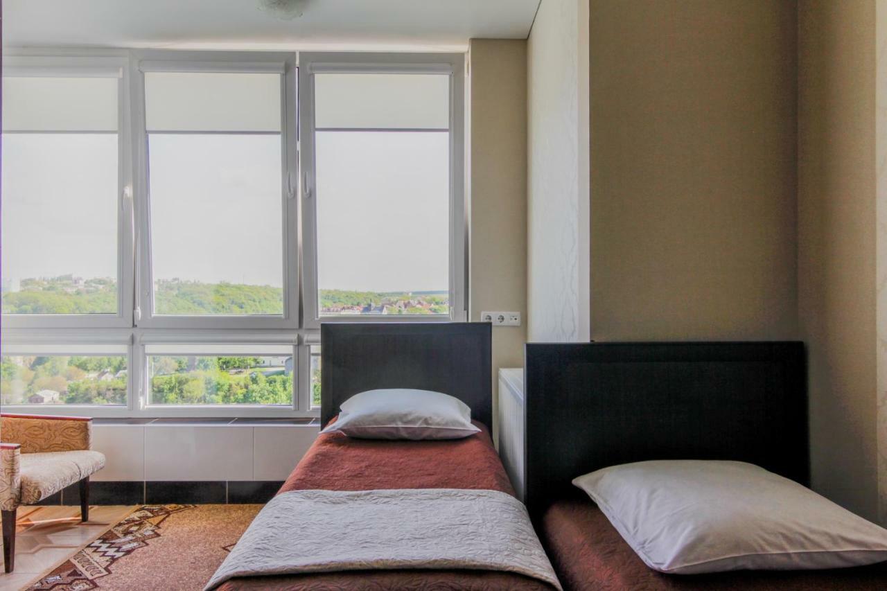 Rooms With Fortetsya View 2 Каменец-Подольский Экстерьер фото