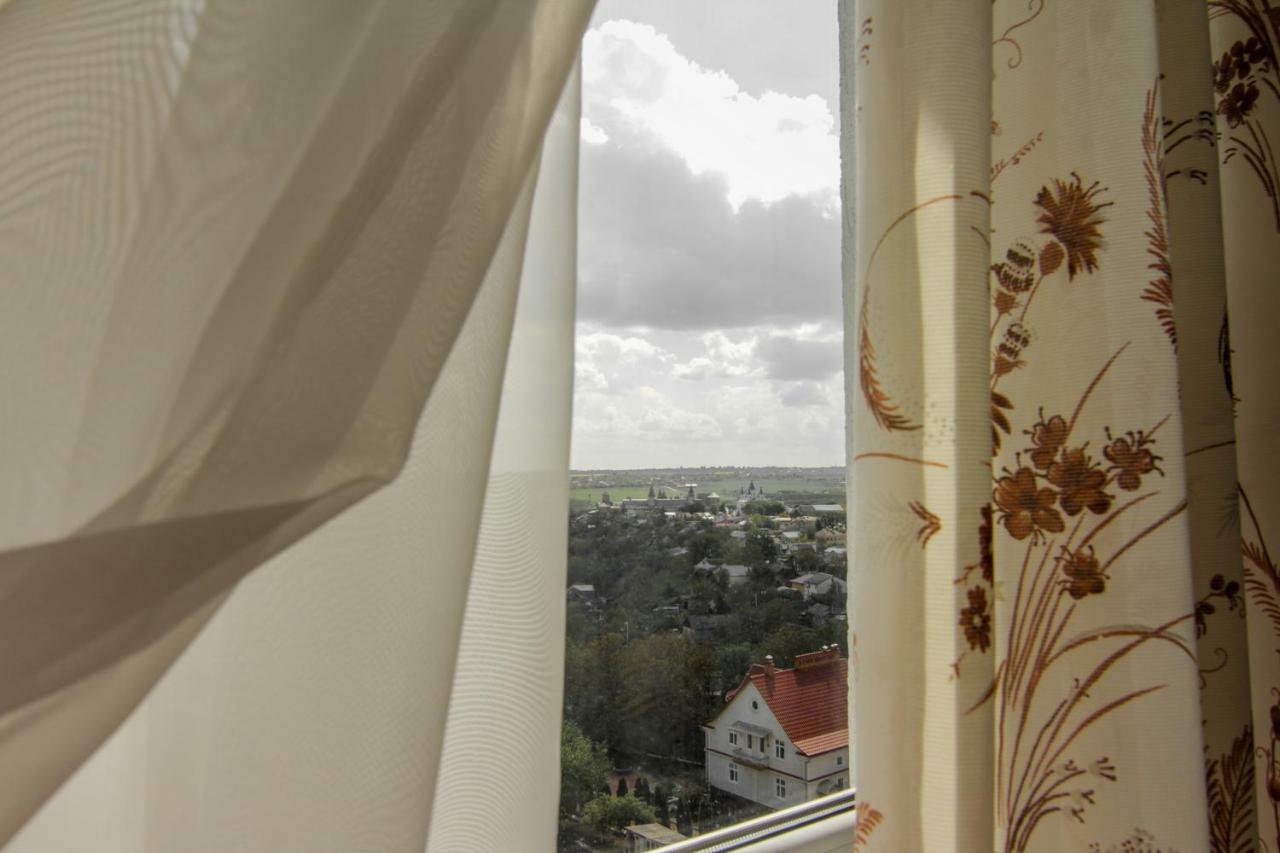 Rooms With Fortetsya View 2 Каменец-Подольский Экстерьер фото